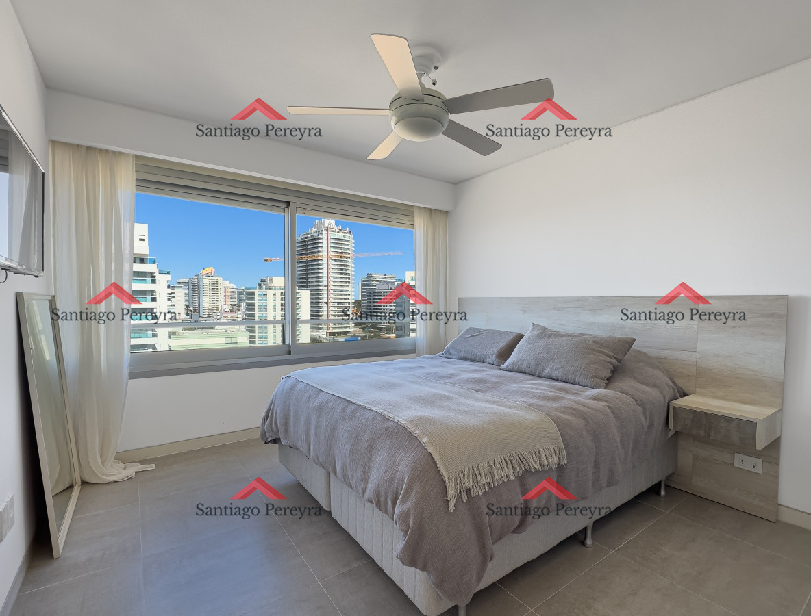 Apartamento ID.15912 - Venta apartamento 4 dormitorio en  Playa Brava frente al mar