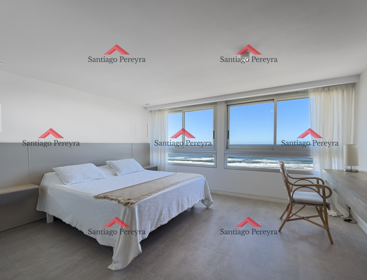 Apartamento ID.15912 - Venta apartamento 4 dormitorio en  Playa Brava frente al mar