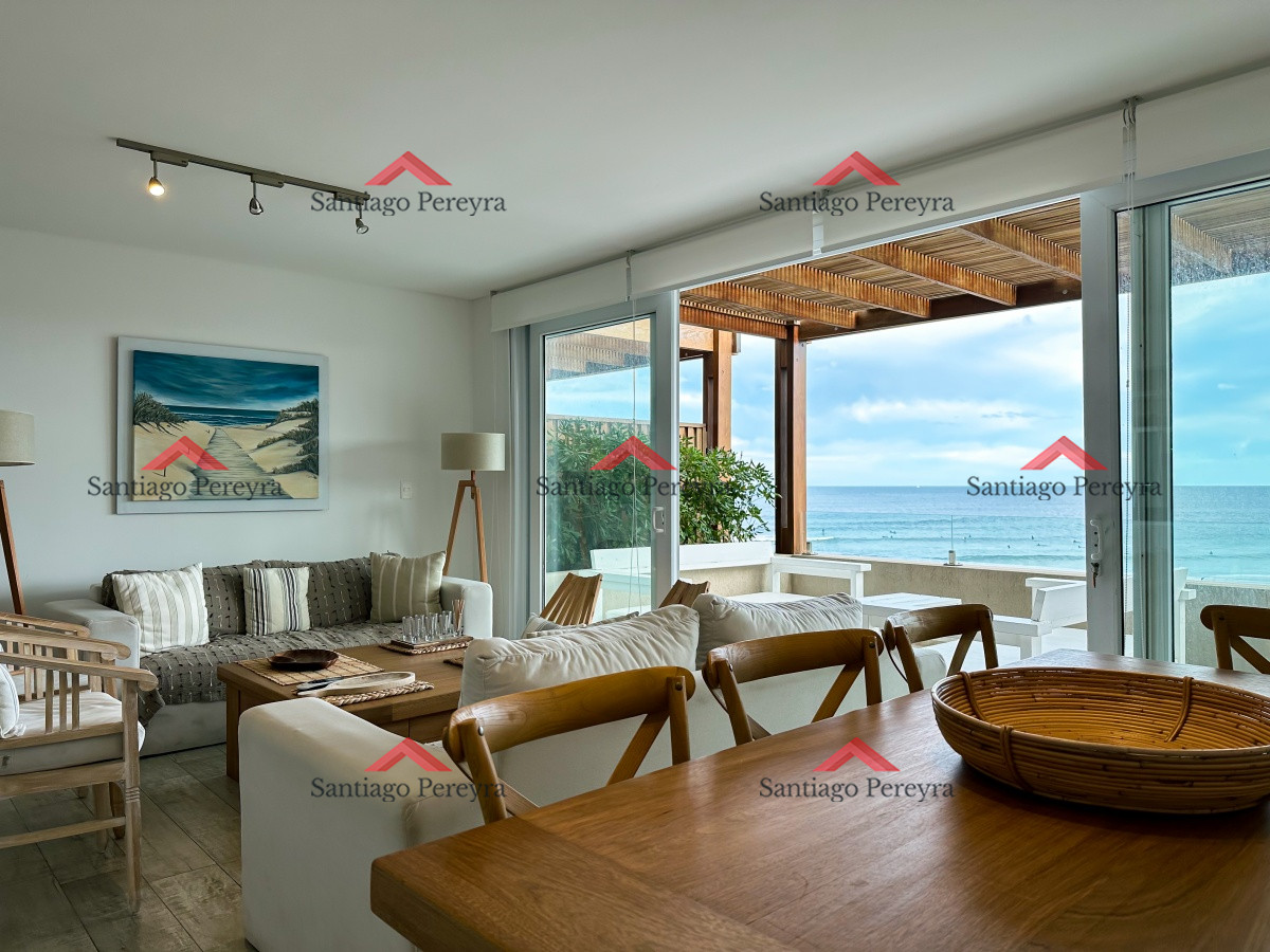Apartamento ID.8862 - Venta apartamento frente al mar en La Barra de 4 dormitorios