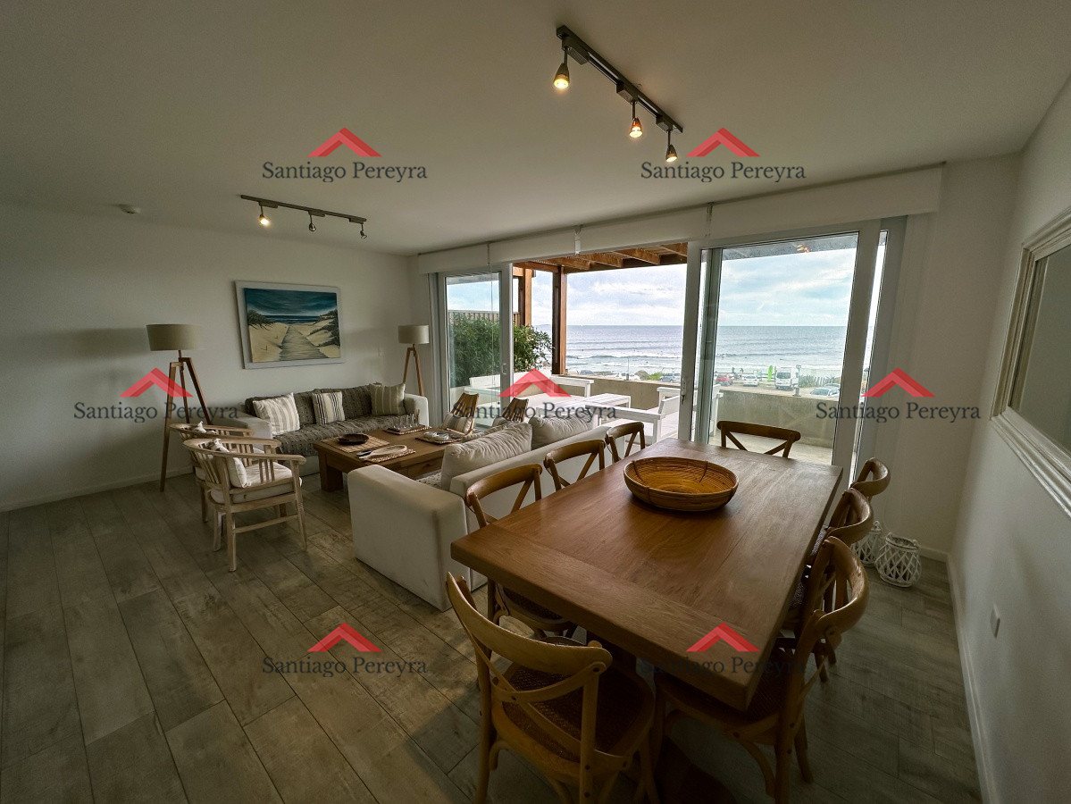 Apartamento ID.8862 - Venta apartamento frente al mar en La Barra de 4 dormitorios