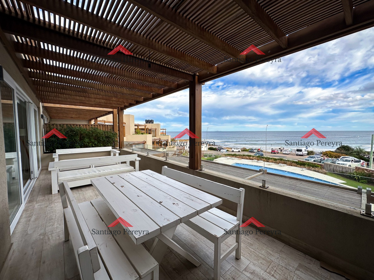 Apartamento ID.8862 - Venta apartamento frente al mar en La Barra de 4 dormitorios