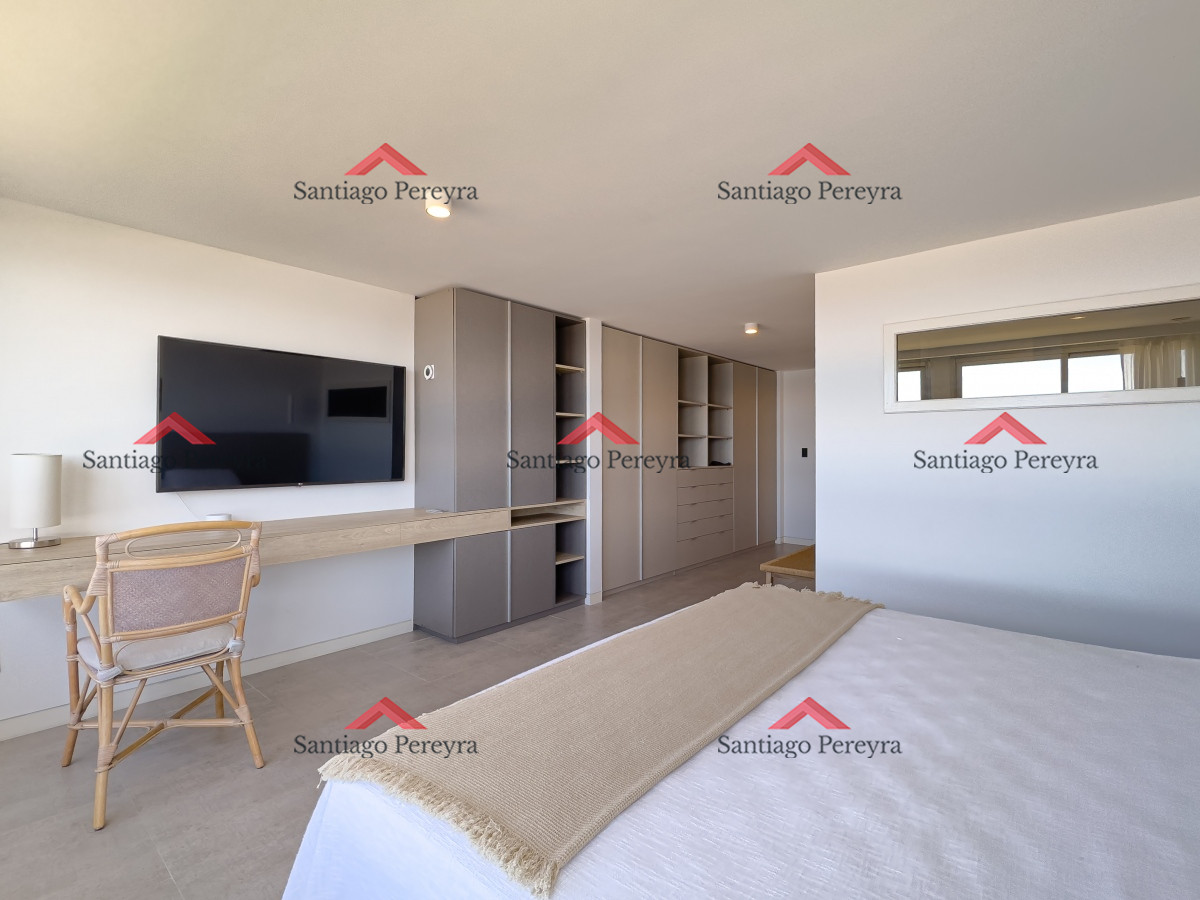 Apartamento ID.15912 - Venta apartamento 4 dormitorio en  Playa Brava frente al mar