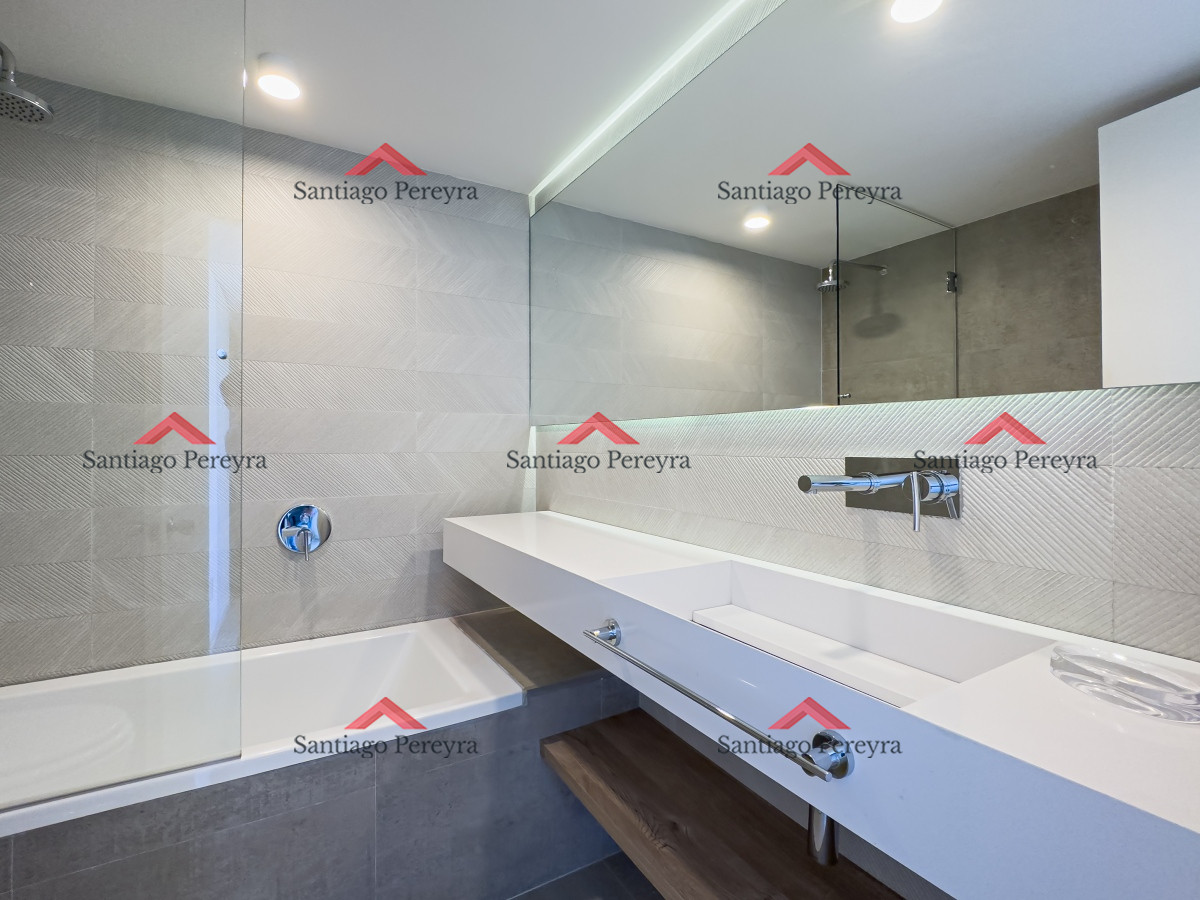 Apartamento ID.15912 - Venta apartamento 4 dormitorio en  Playa Brava frente al mar