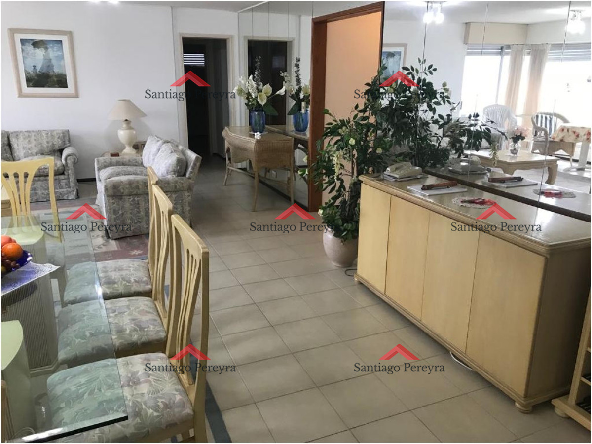 Apartamento ID.6851 - Venta apartamento de 3 dormitorios en Roosevelt 