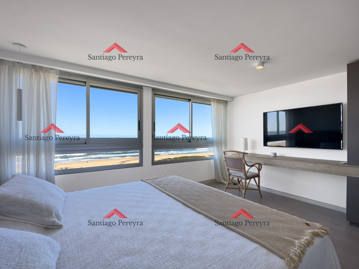 Apartamento ID.15912 - Venta apartamento 4 dormitorio en  Playa Brava frente al mar