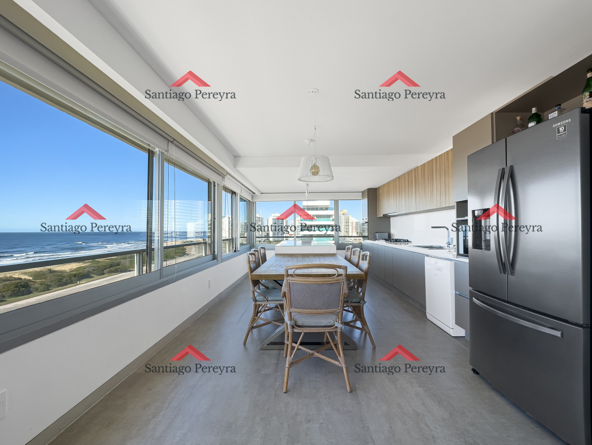 Apartamento ID.15912 - Venta apartamento 4 dormitorio en  Playa Brava frente al mar