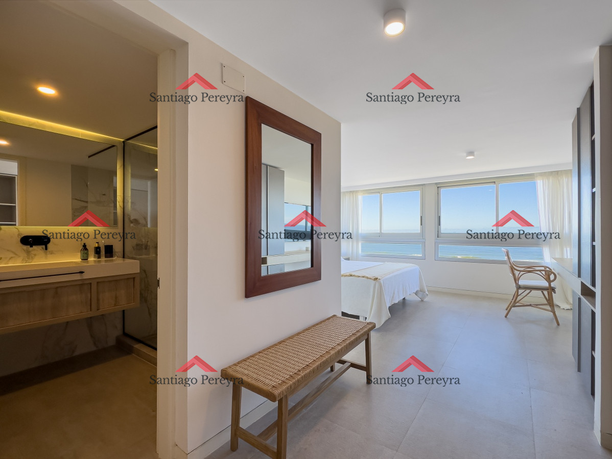 Apartamento ID.15912 - Venta apartamento 4 dormitorio en  Playa Brava frente al mar