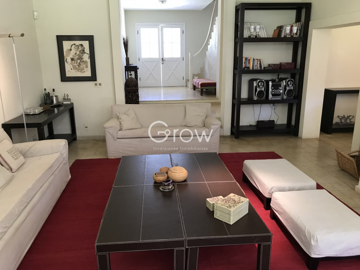 Casa ID.3609 - Venta de casa en Laguna Blanca 4 dormitorios