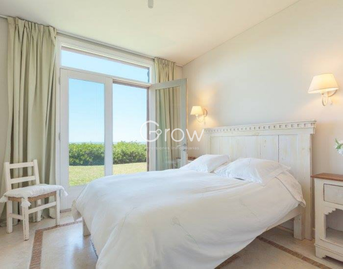 Casa ID.3611 - Venta casa  5 dormitorios en Laguna Blanca, Manantiales 