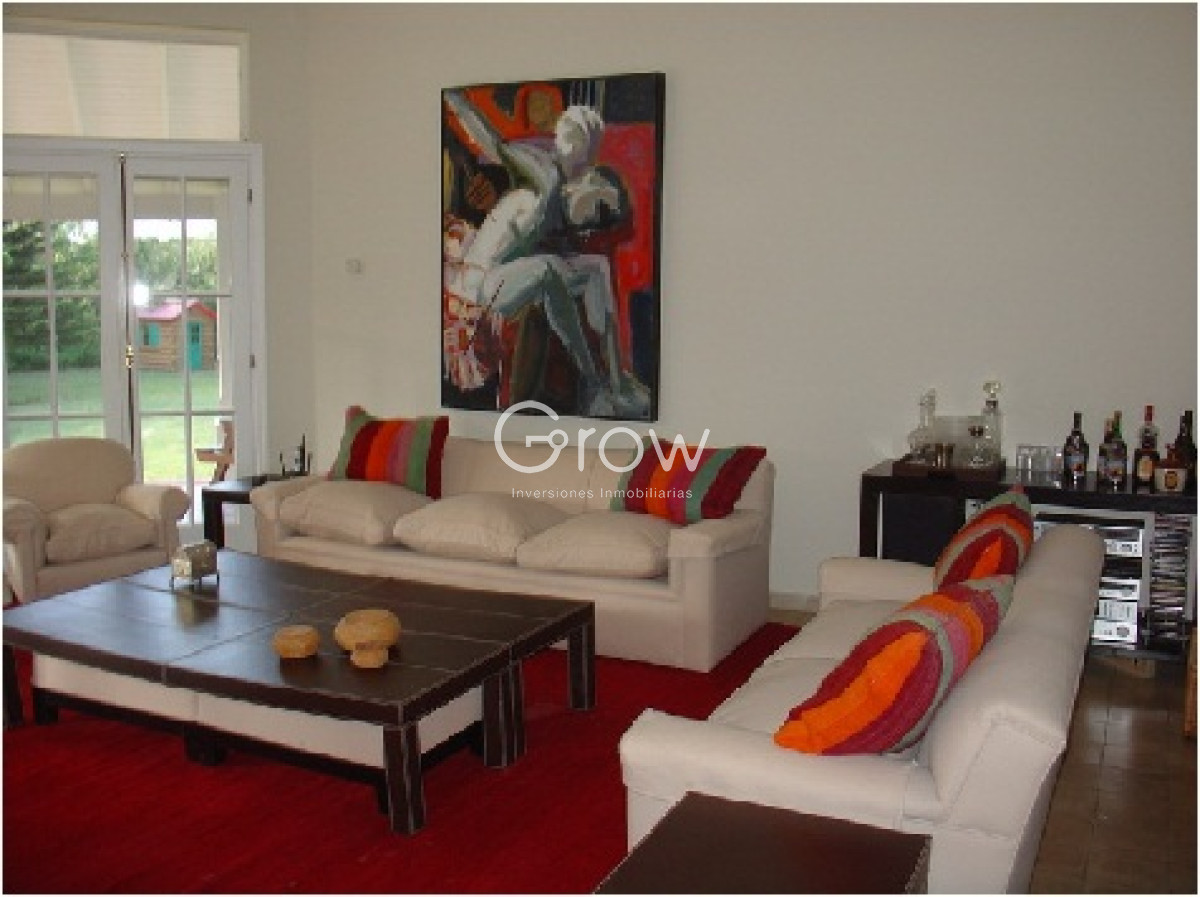 Casa ID.3609 - Venta de casa en Laguna Blanca 4 dormitorios