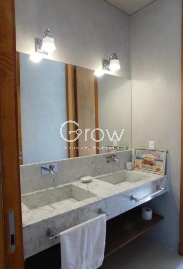 Casa ID.3605 - Venta casa en Barrio Privado Laguna Blanca , Manantiales 4 dormitorios 