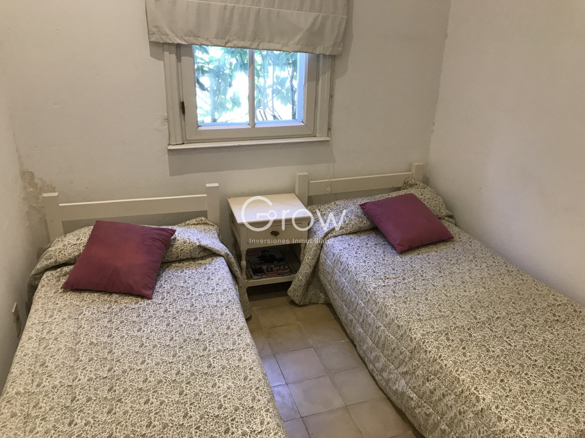 Casa ID.3609 - Venta de casa en Laguna Blanca 4 dormitorios