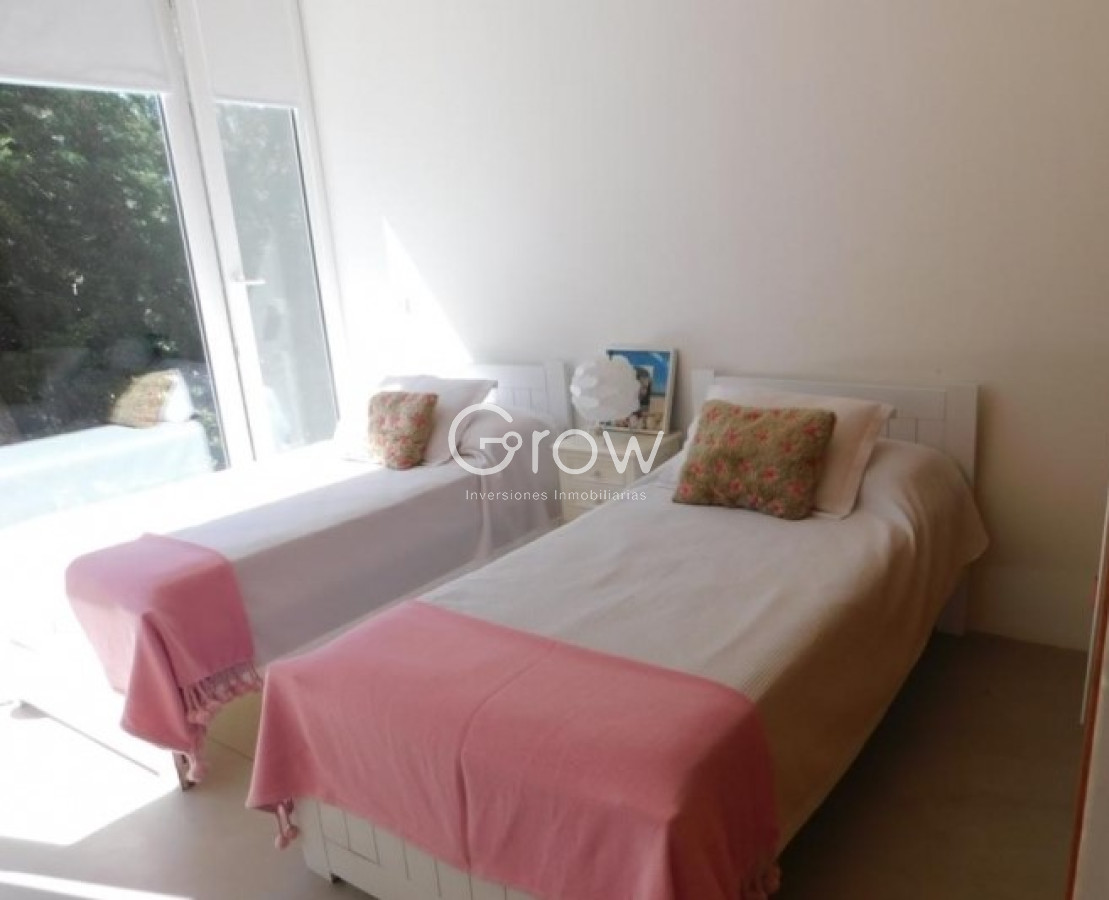 Casa ID.3605 - Venta casa en Barrio Privado Laguna Blanca , Manantiales 4 dormitorios 