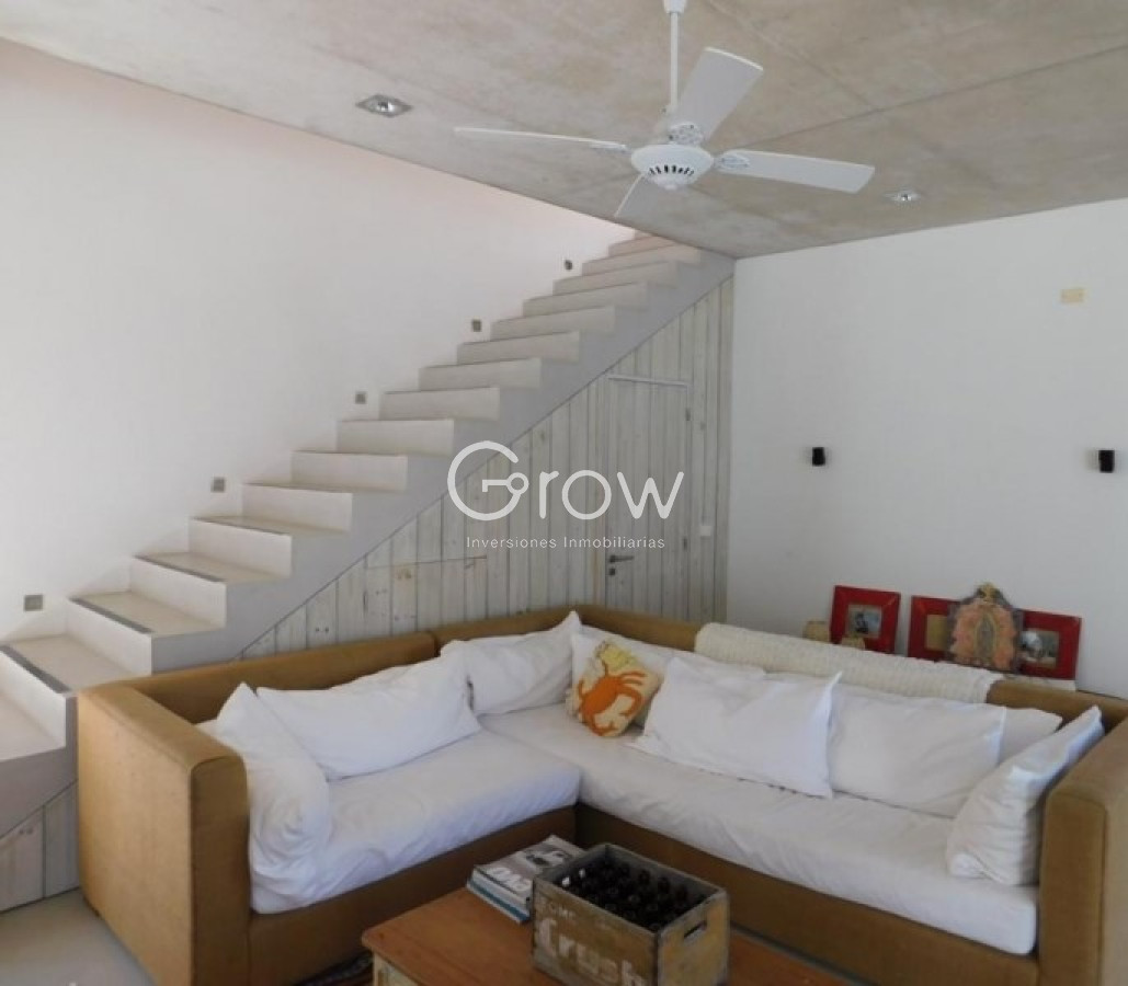 Casa ID.3605 - Venta casa en Barrio Privado Laguna Blanca , Manantiales 4 dormitorios 