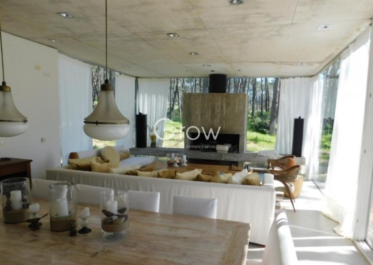 Casa ID.3605 - Venta casa en Barrio Privado Laguna Blanca , Manantiales 4 dormitorios 