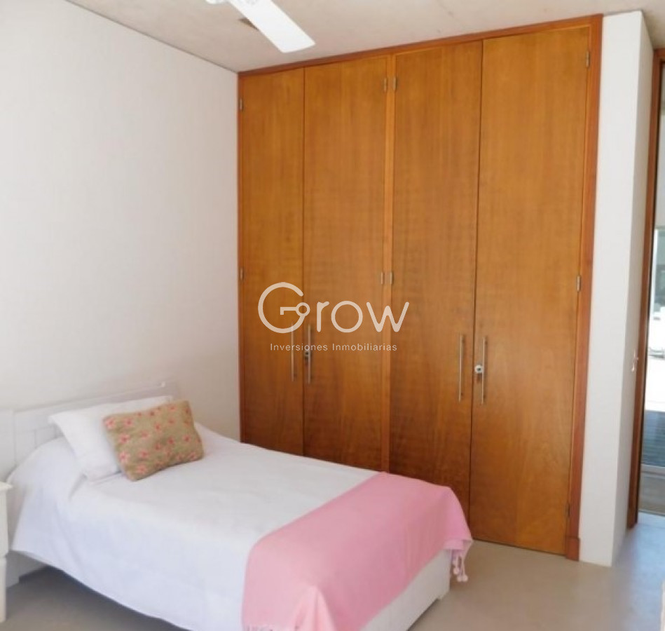 Casa ID.3605 - Venta casa en Barrio Privado Laguna Blanca , Manantiales 4 dormitorios 