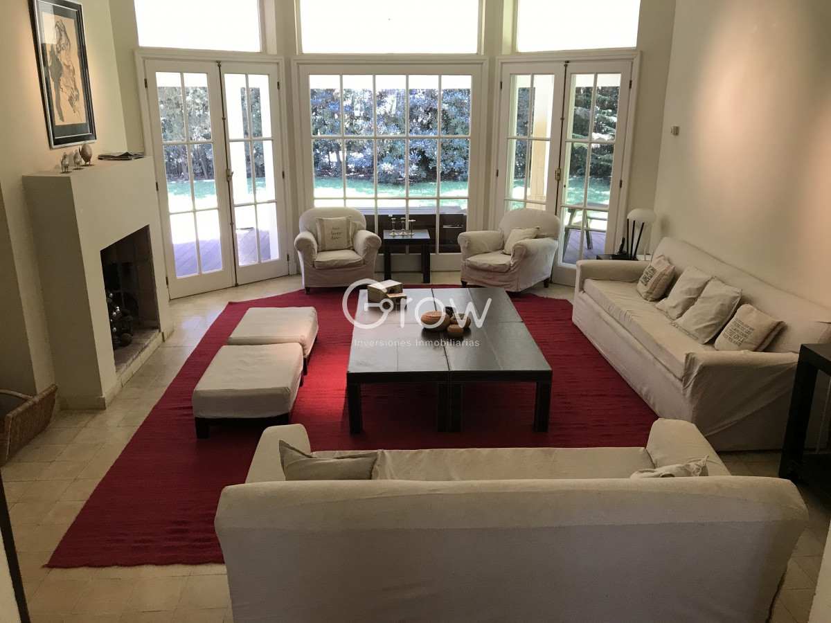 Casa ID.3609 - Venta de casa en Laguna Blanca 4 dormitorios