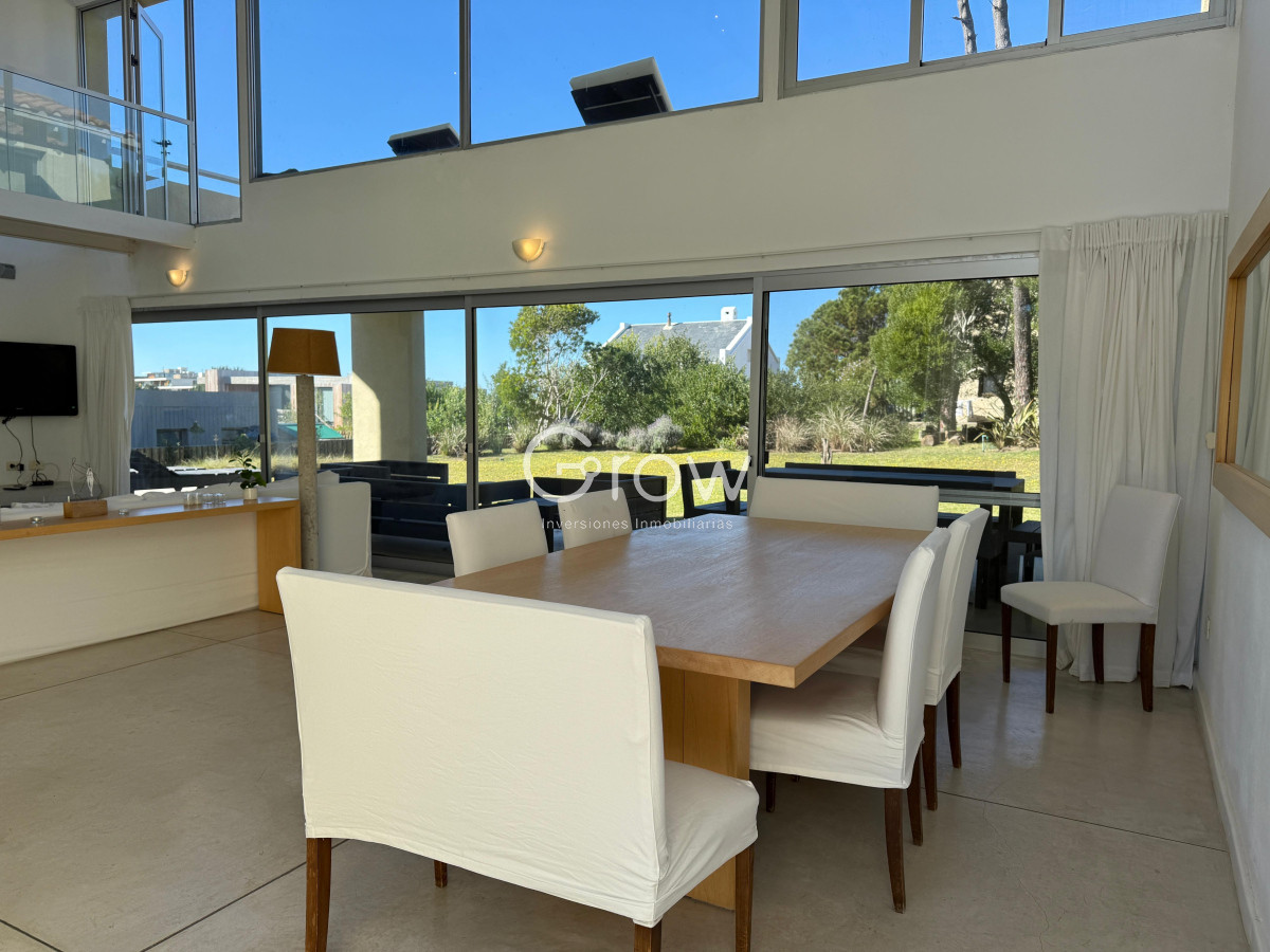 Casa ID.3610 - Venta casa en Laguna Blanca, Manantiales 4 dormitorios 