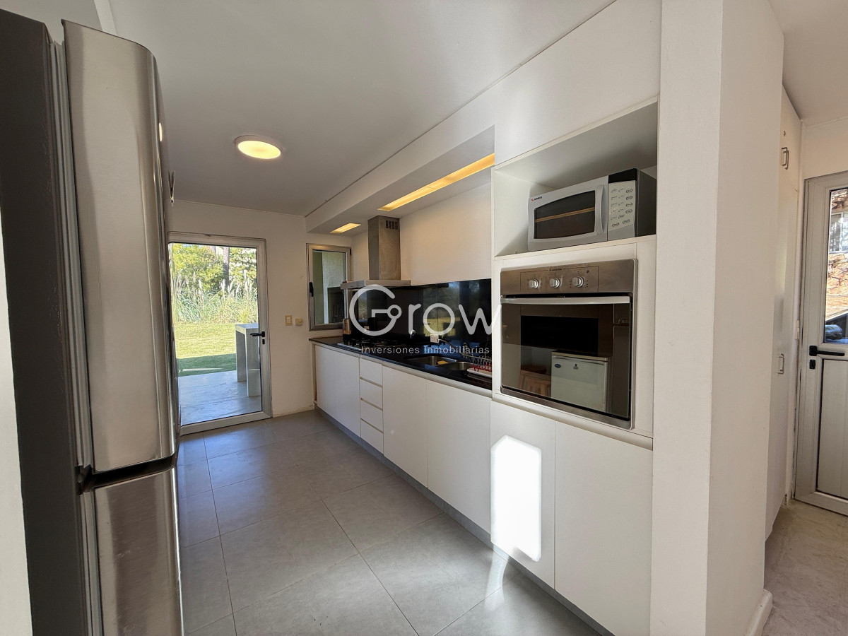 Casa ID.3610 - Venta casa en Laguna Blanca, Manantiales 4 dormitorios 