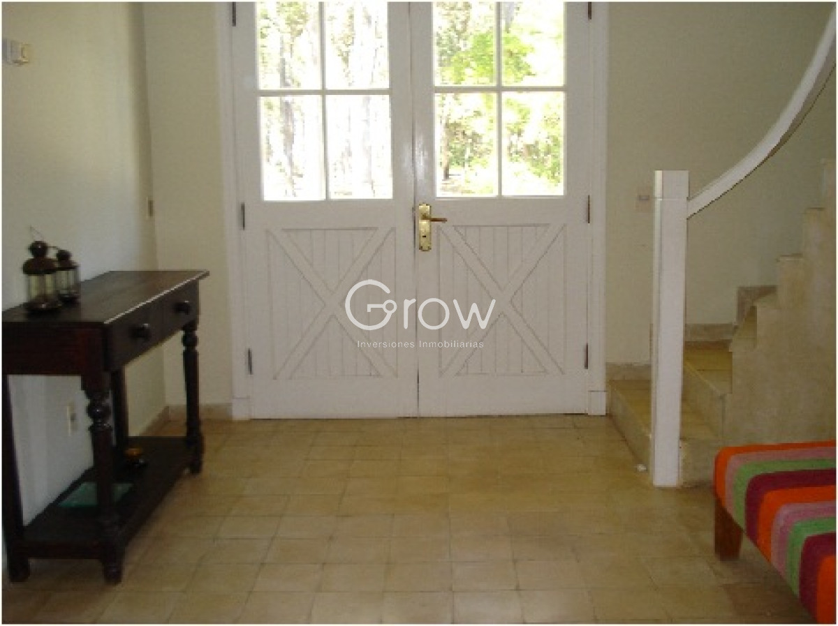 Casa ID.3609 - Venta de casa en Laguna Blanca 4 dormitorios