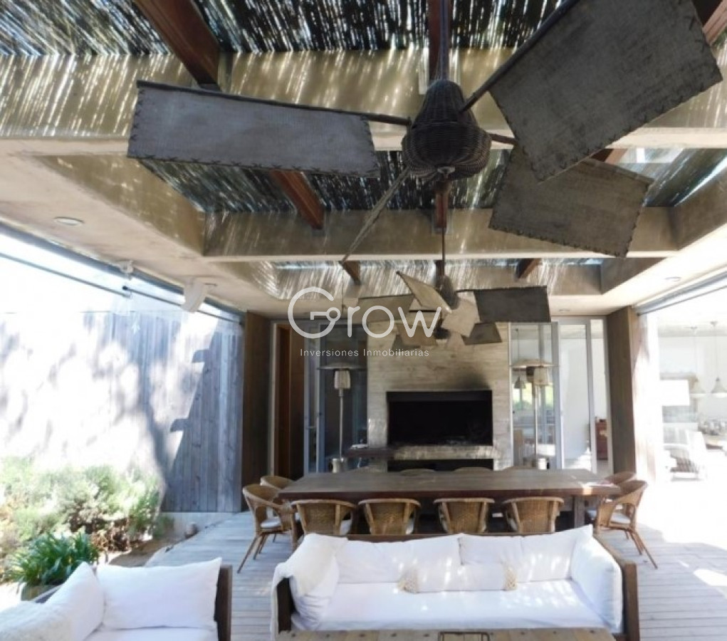 Casa ID.3605 - Venta casa en Barrio Privado Laguna Blanca , Manantiales 4 dormitorios 