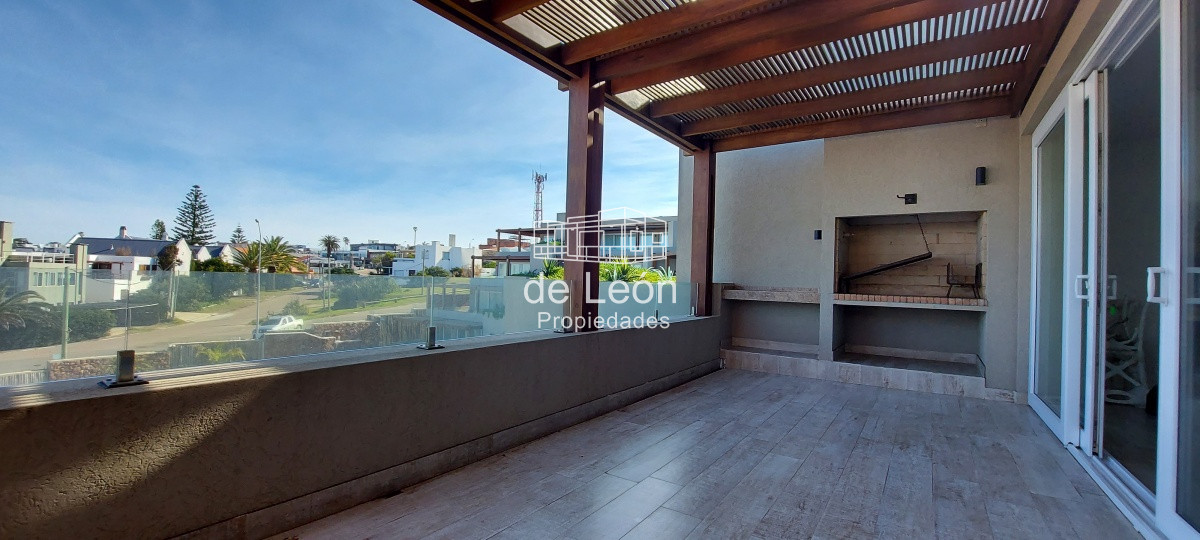 Apartamento ID.15348 - Venta apartamento en la Barra frente al mar  2 dormitorios 