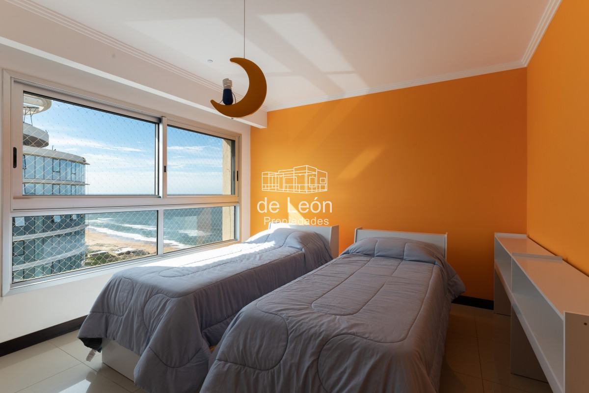 Apartamento ID.15024 - Venta apartamento semipiso 4 dormitorios en suite Playa Brava , Punta del Este 