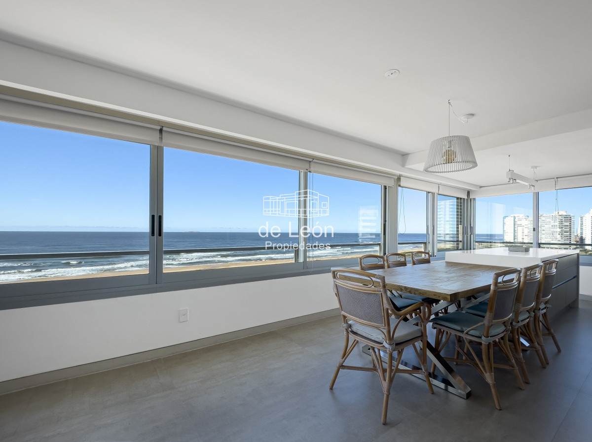 Apartamento ID.15026 - Venta apartamento 4 dormitorio en  Playa Brava, frente al mar 