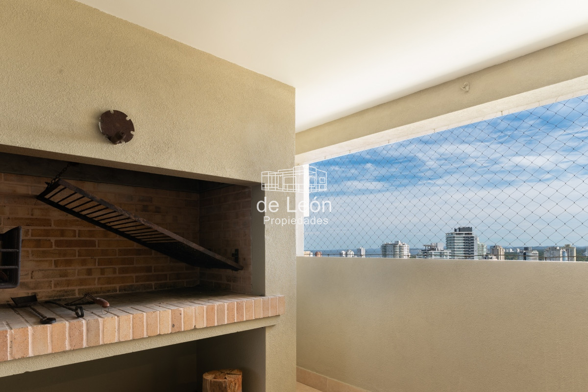 Apartamento ID.15024 - Venta apartamento semipiso 4 dormitorios en suite Playa Brava , Punta del Este 