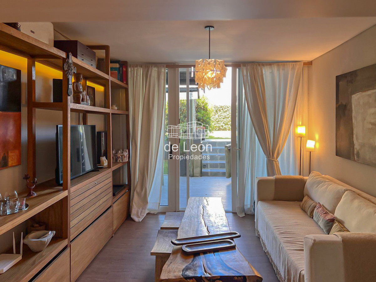 Apartamento ID.15190 - Venta  Alquiler apartamento a 100 metros del mar 2 dormitorios 