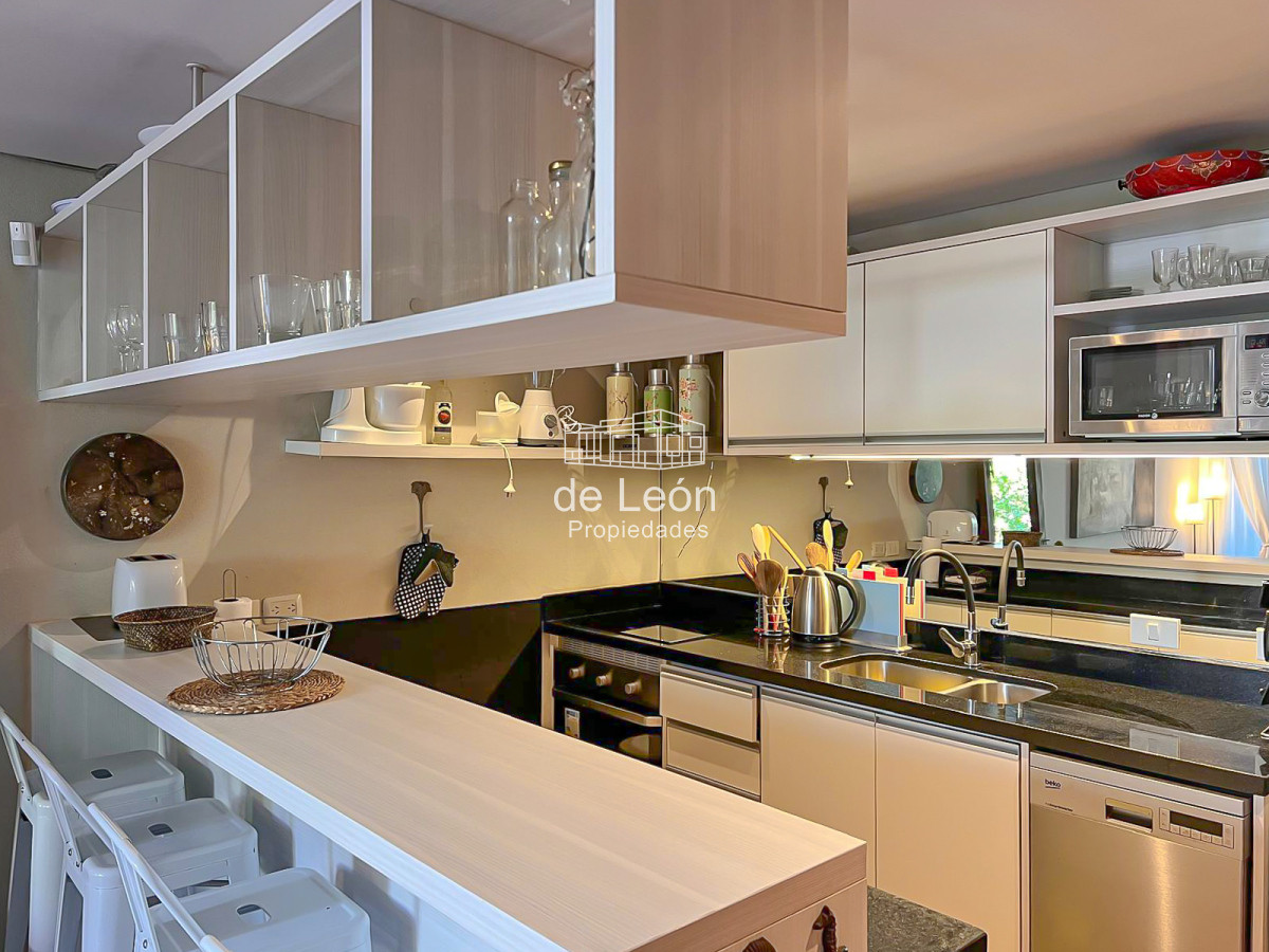 Apartamento ID.15190 - Venta  Alquiler apartamento a 100 metros del mar 2 dormitorios 