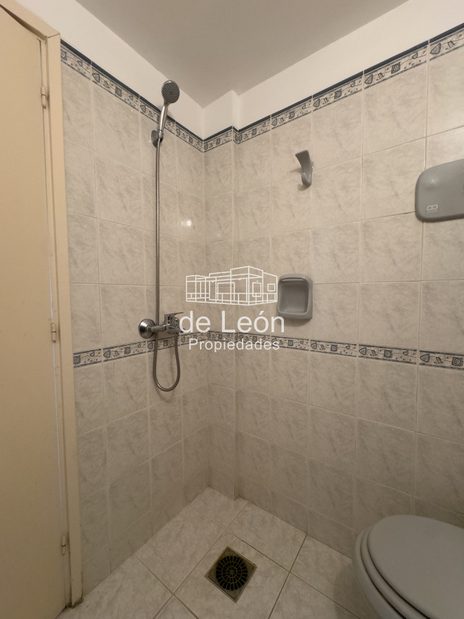 Apartamento ID.15235 - Venta apartamento 2 dormitorios en Playa Mansa, Punta del Este 