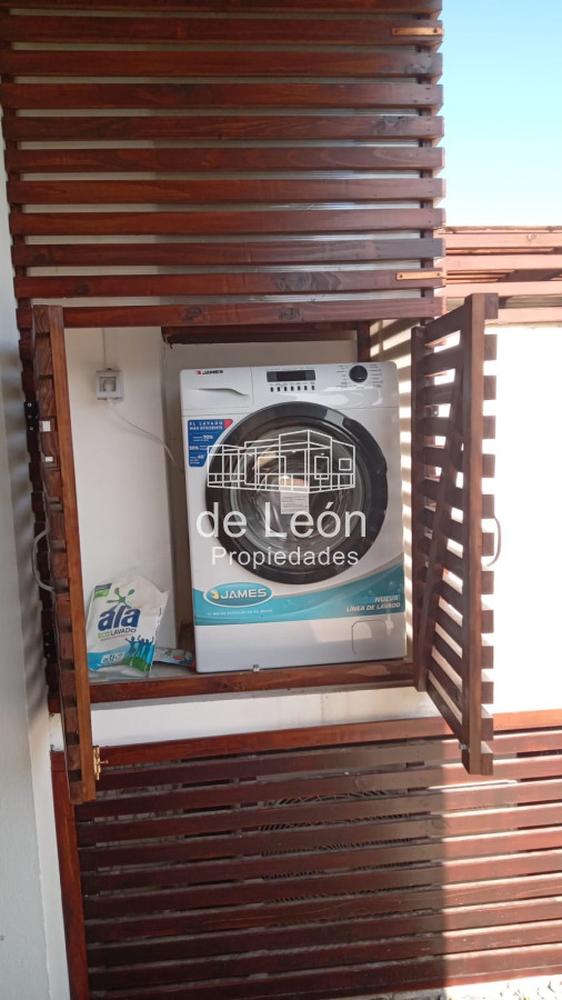 Apartamento ID.15040 - Alquiler  apartamento de 3 dormitorios en Manantiales 