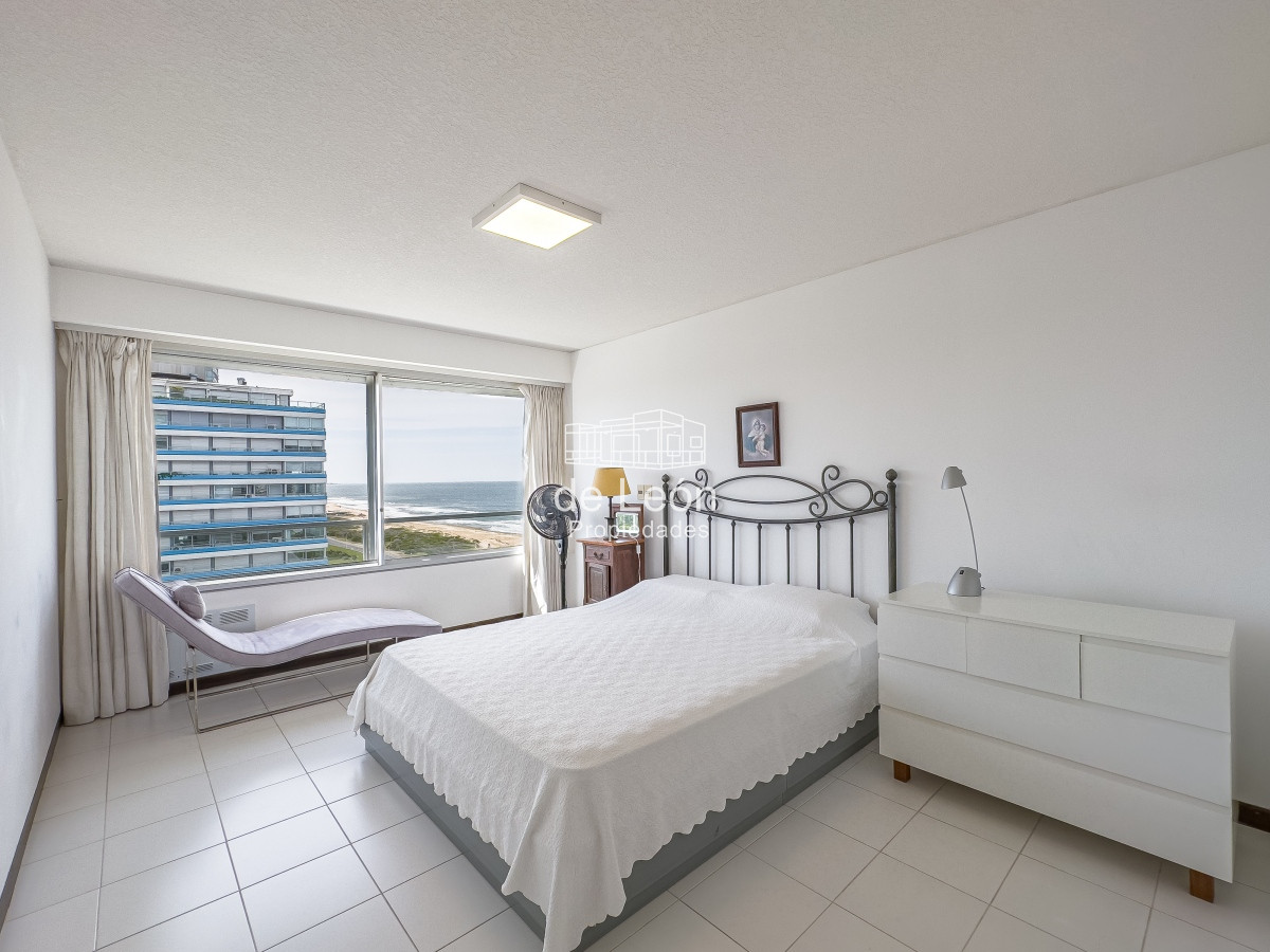 Apartamento ID.14922 - Venta apartamento  3 dormitorios en Playa Brava, Punta del Este