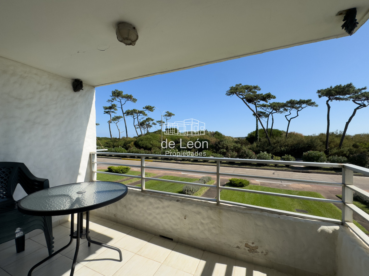 Apartamento ID.15235 - Venta apartamento 2 dormitorios en Playa Mansa, Punta del Este 