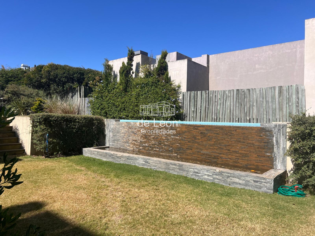 Apartamento ID.15190 - Venta  Alquiler apartamento a 100 metros del mar 2 dormitorios 