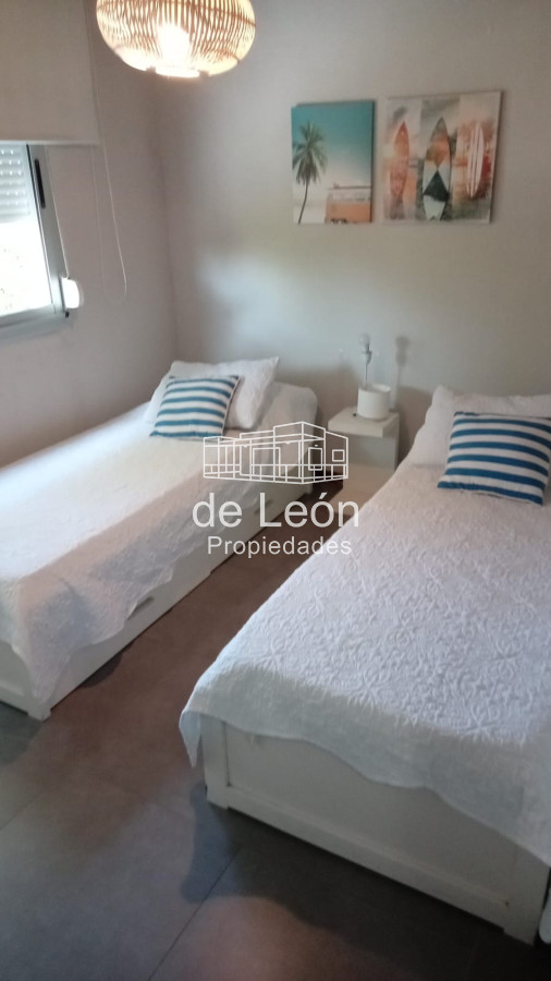 Apartamento ID.15040 - Alquiler  apartamento de 3 dormitorios en Manantiales 