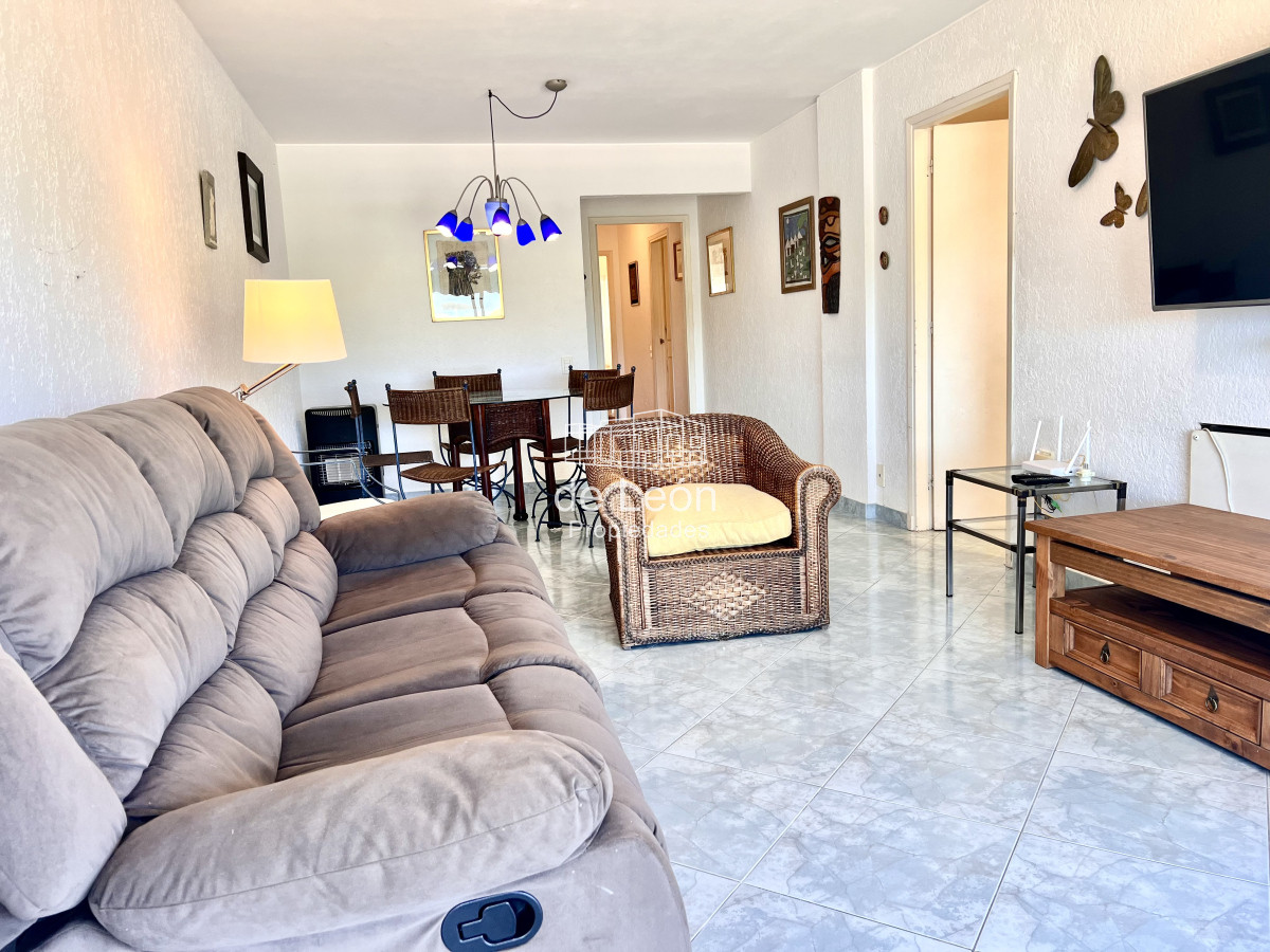 Apartamento ID.15160 - Alquiler apartamento 2 dormitorios mas dependencia de servicio en Playa Mansa, Punta del Este 