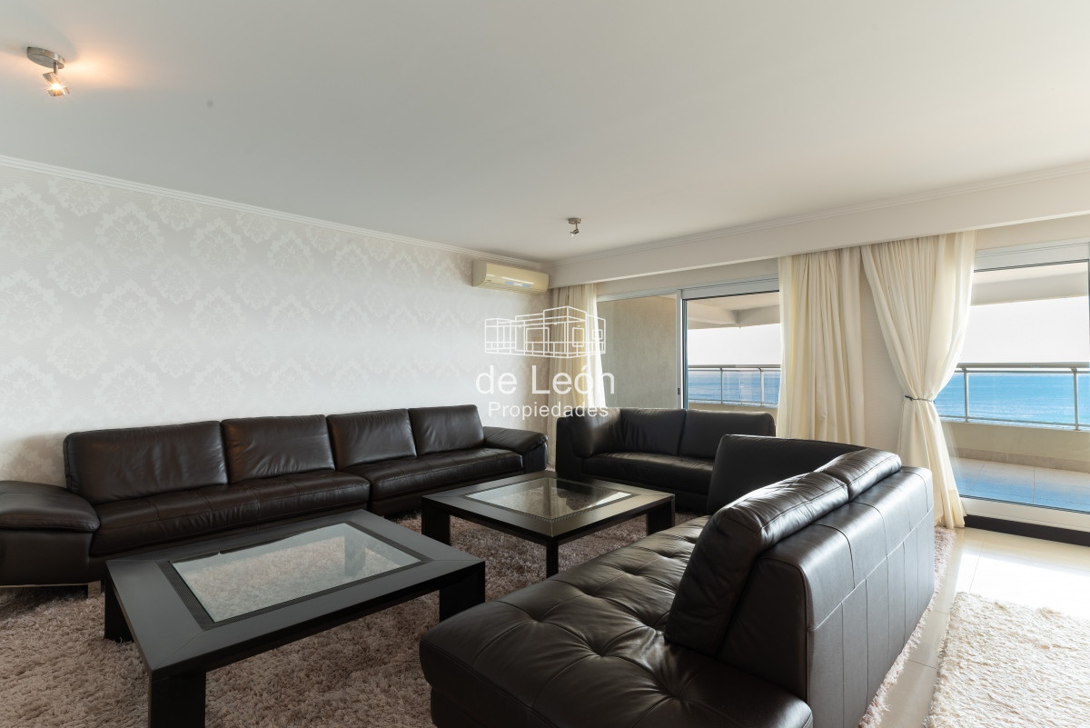 Apartamento ID.15024 - Venta apartamento semipiso 4 dormitorios en suite Playa Brava , Punta del Este 