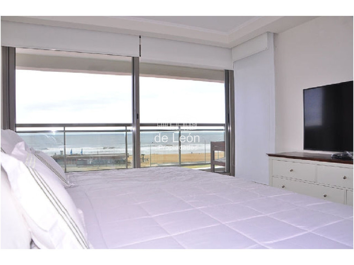 Apartamento ID.15043 - Venta Departamento 3 dormitorios mas dependencia de servicio en Playa Brava