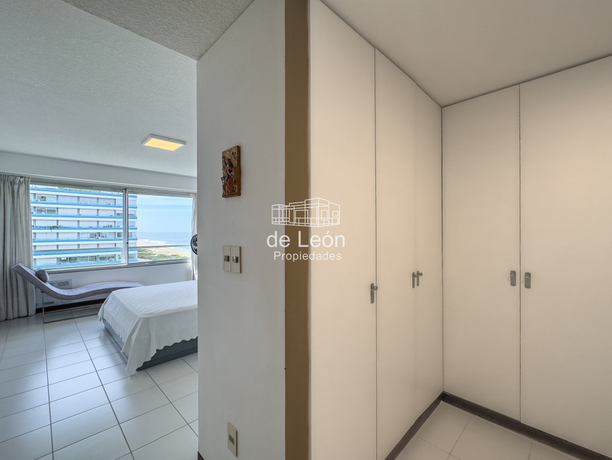 Apartamento ID.14922 - Venta apartamento  3 dormitorios en Playa Brava, Punta del Este