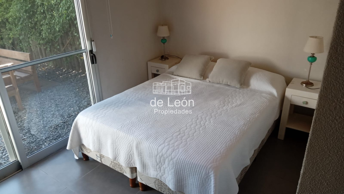 Apartamento ID.15040 - Alquiler  apartamento de 3 dormitorios en Manantiales 
