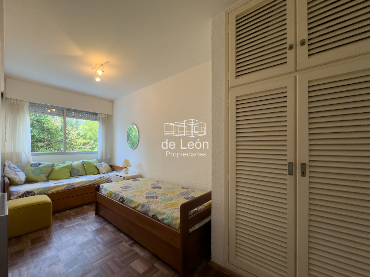 Apartamento ID.15235 - Venta apartamento 2 dormitorios en Playa Mansa, Punta del Este 