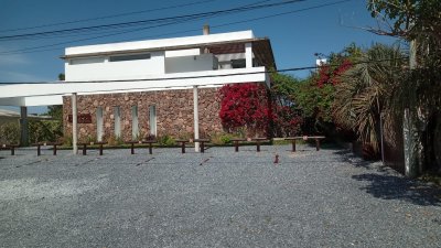 Alquiler  apartamento de 3 dormitorios en Manantiales 