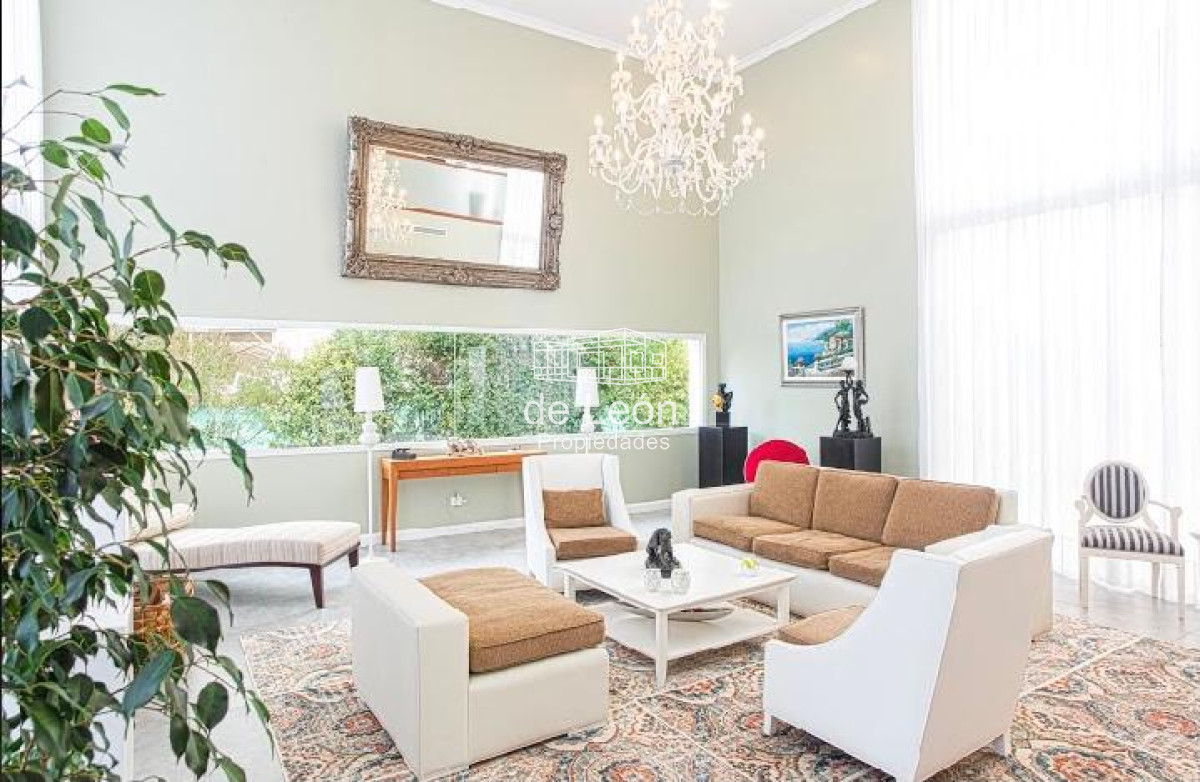 Casa ID.15047 - Venta casa 3 dormitorios en Playa Mansa , Barrio Privado Boulevard Park 