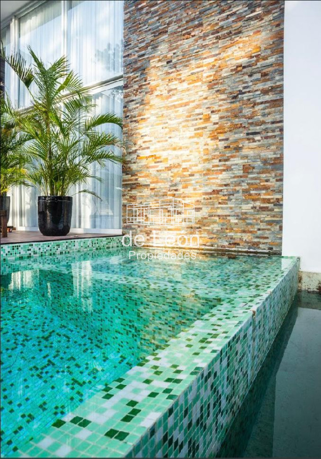 Casa ID.15047 - Venta casa 3 dormitorios en Playa Mansa , Barrio Privado Boulevard Park 