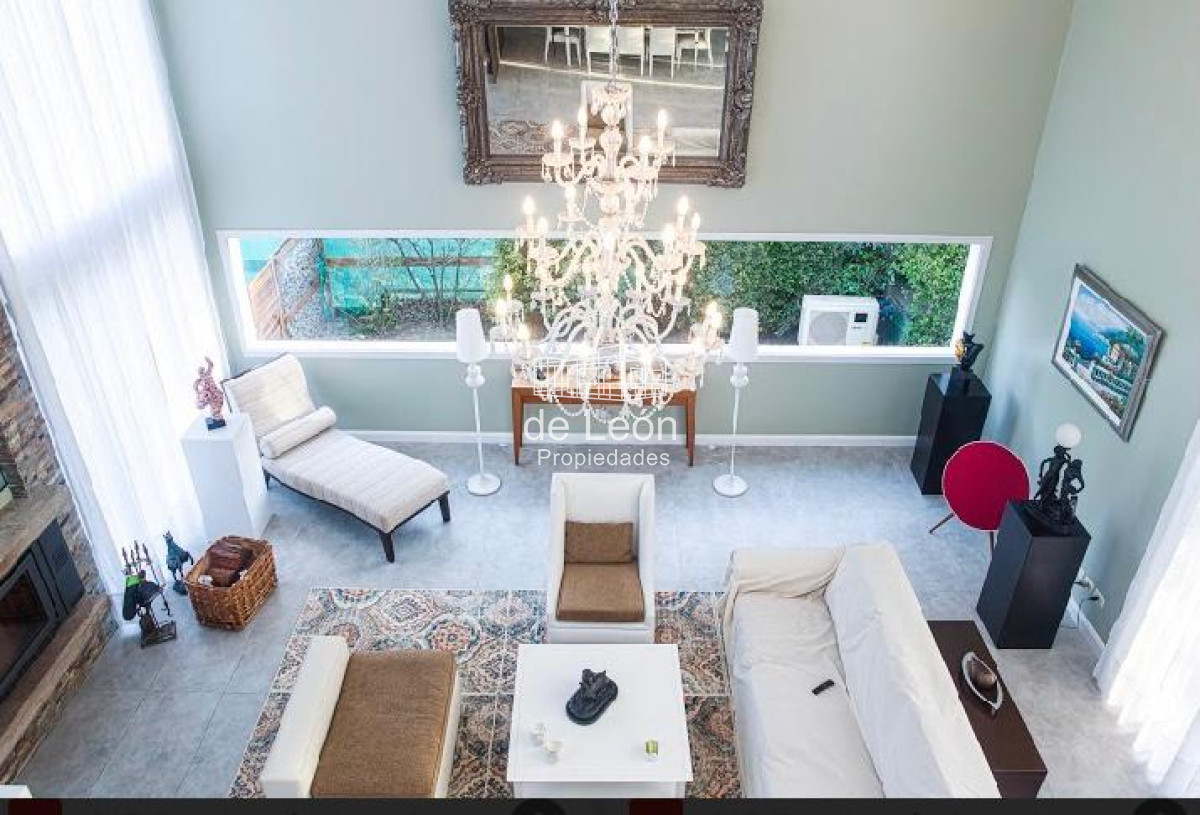Casa ID.15047 - Venta casa 3 dormitorios en Playa Mansa , Barrio Privado Boulevard Park 