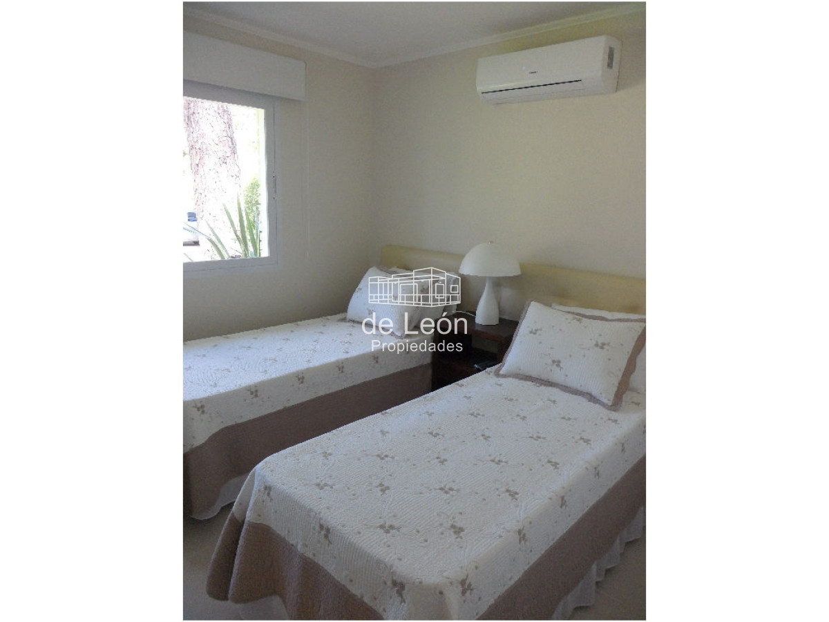 Casa ID.15004 - Casa a la venta de 4 dormitorios en Playa Mansa