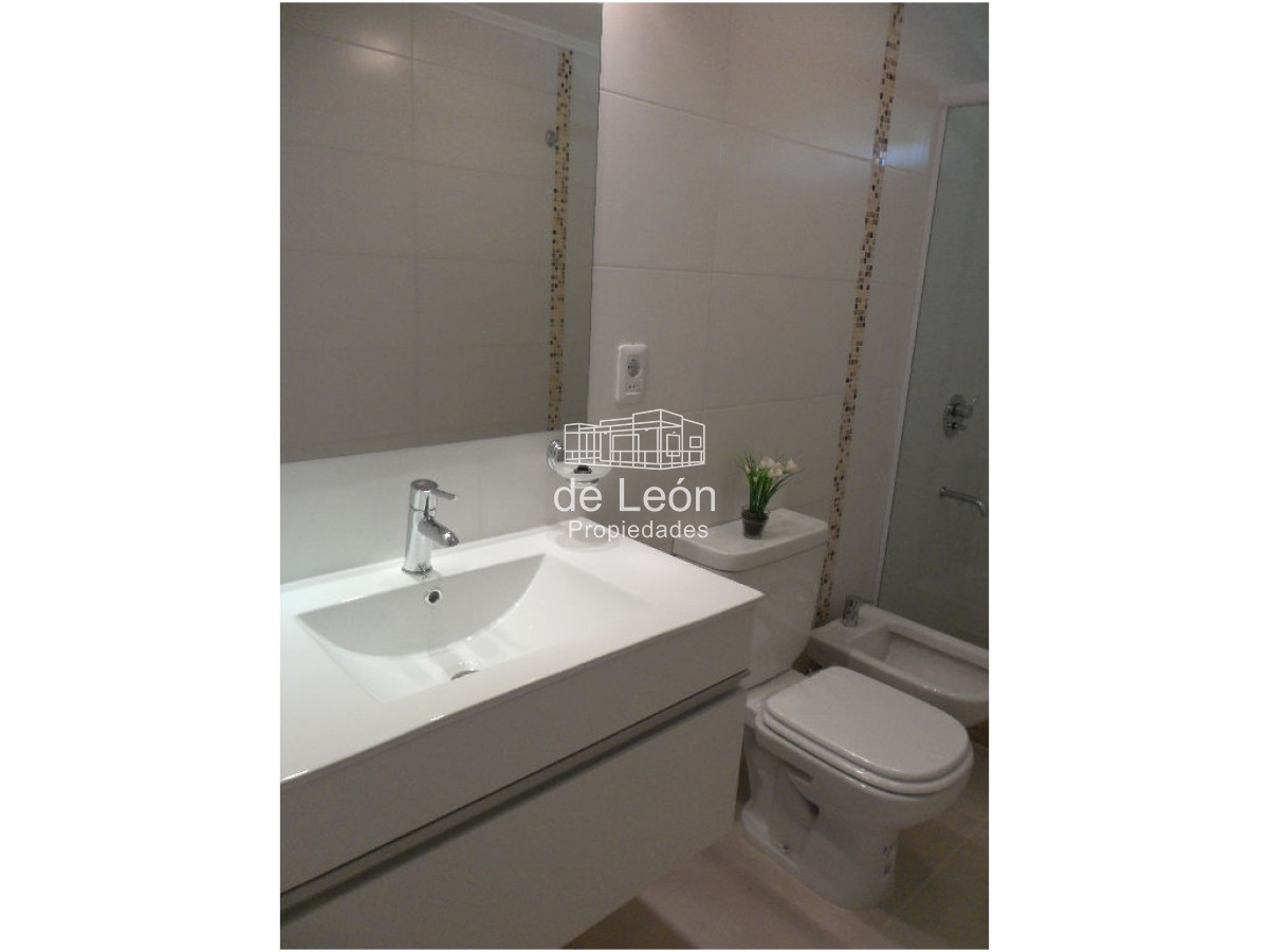 Casa ID.15004 - Casa a la venta de 4 dormitorios en Playa Mansa