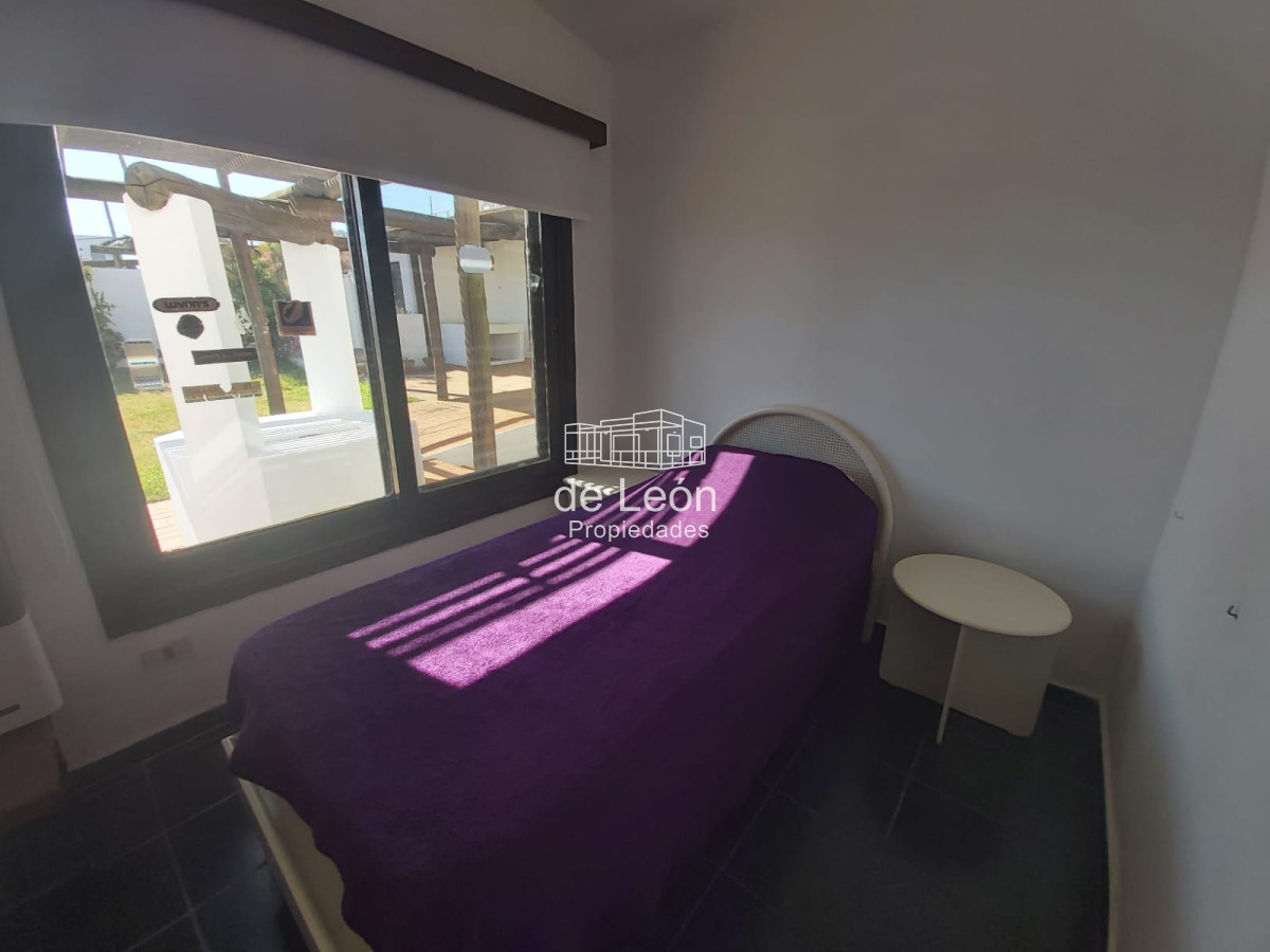 Casa ID.14850 - Venta  casa en Manantiales, 3 dormitorios mas  servicio